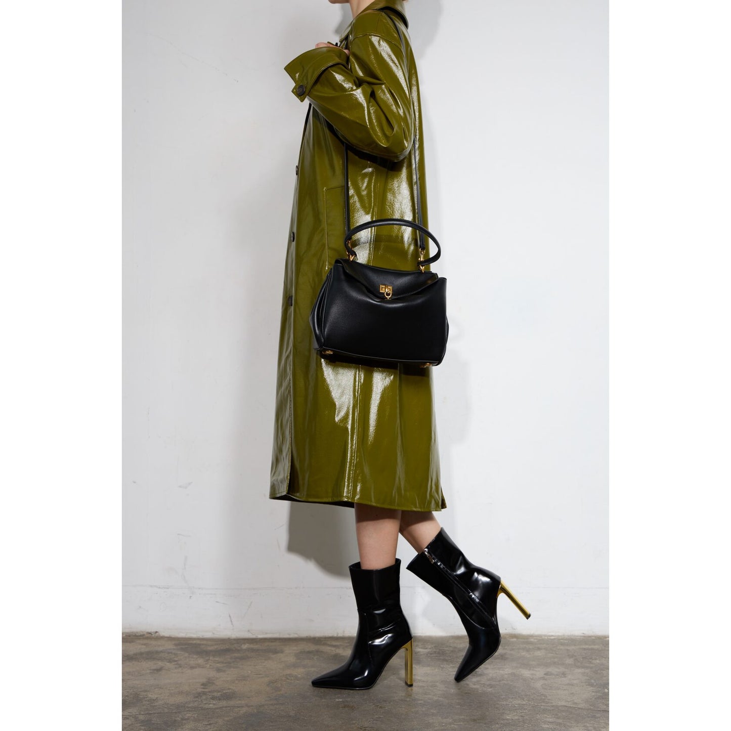 black-locked-mini-gold